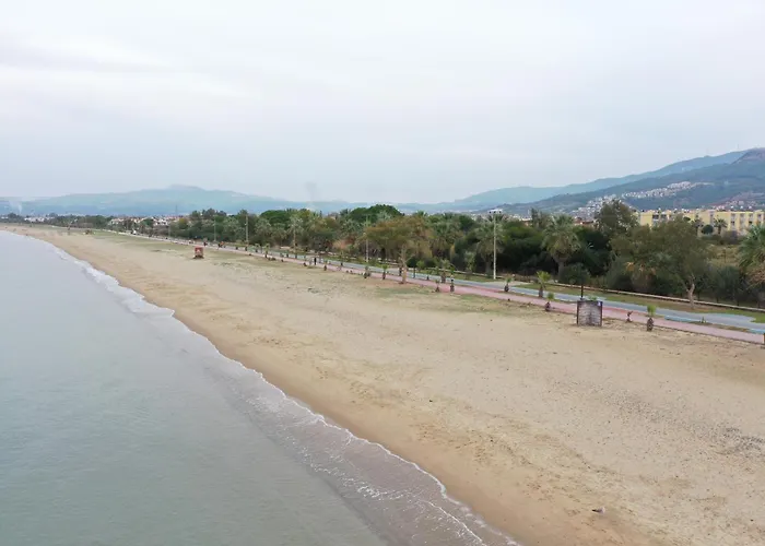 Medos Beach 쿠사다시
